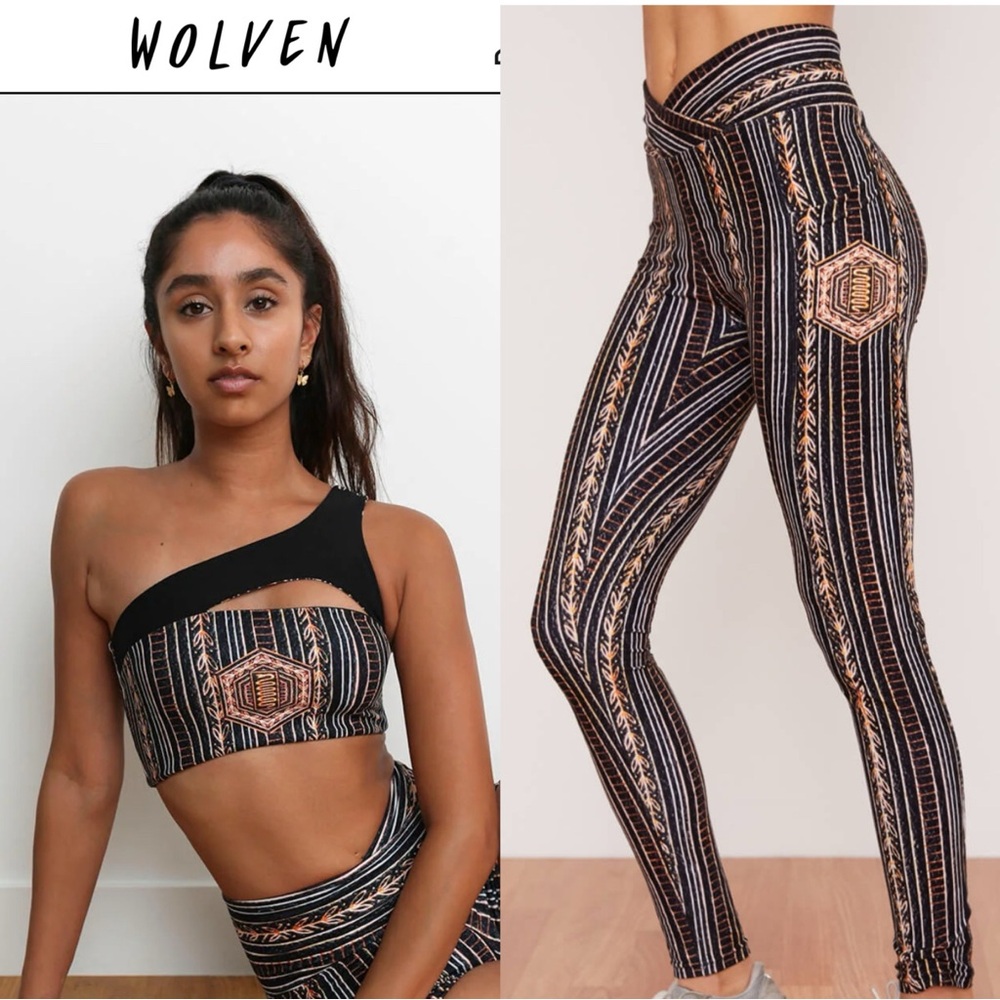 Wolven Black and Gold Geometric Leggings